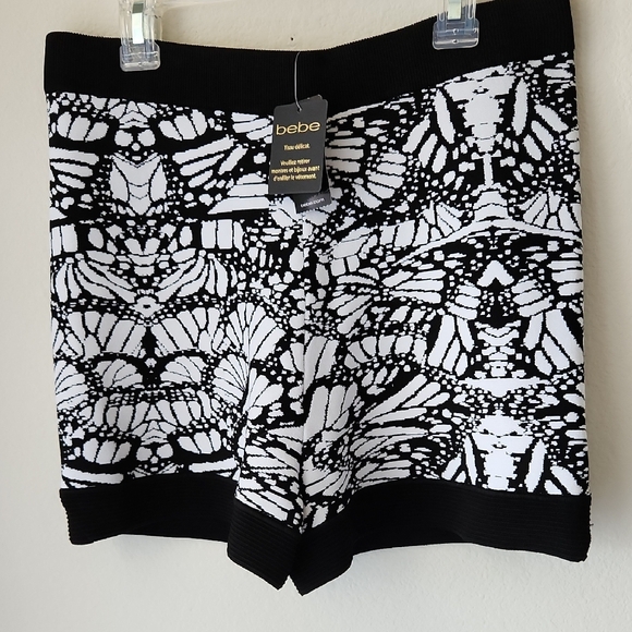 Bebe High Waist Black and White Butterfly Short Shorts with Graffiti Print Sz M - Picture 14 of 15